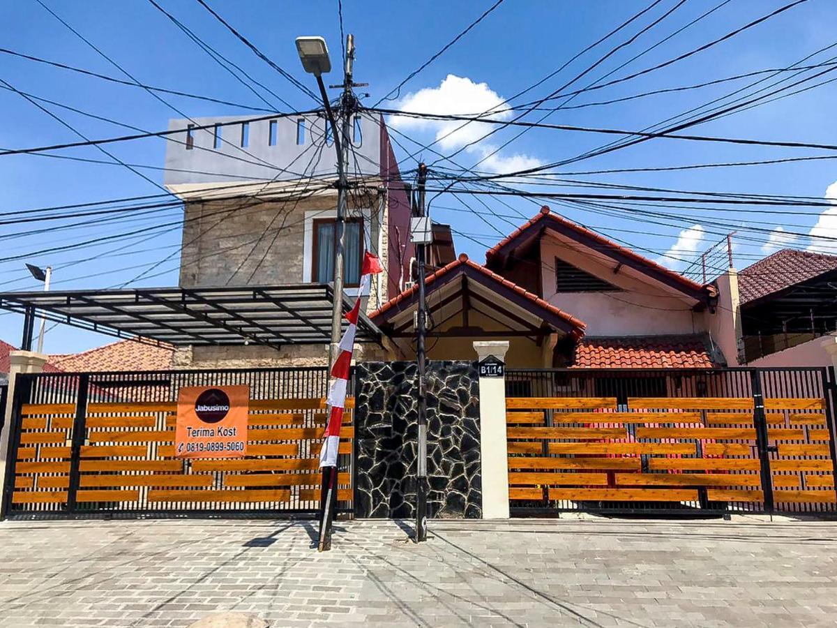 Jabusimo Syariah Redpartner Hotel Jakarta Exterior photo