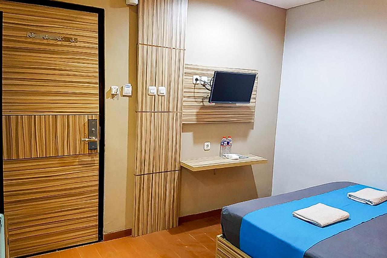 Jabusimo Syariah Redpartner Hotel Jakarta Exterior photo